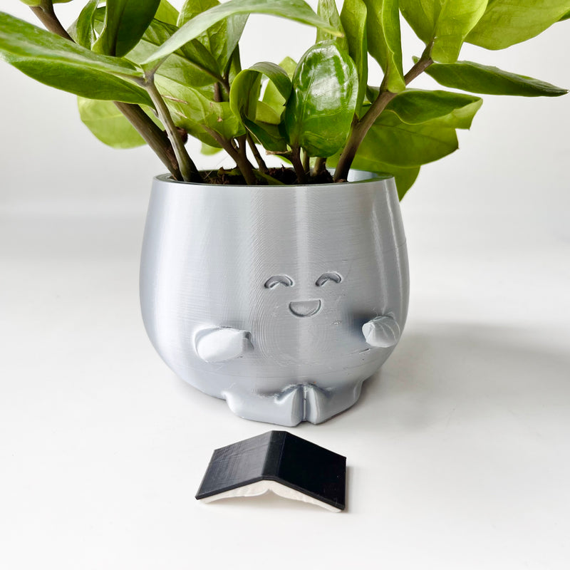 3D - Printed Smiling Plant Pot in Gray Plastic