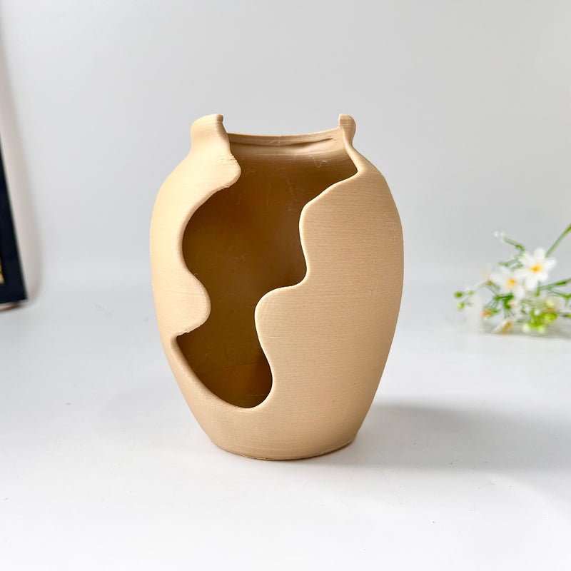 3D-Printed Planter with Wave-Like Grooves