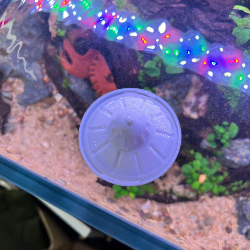 Feed your fish the fun way – with the UFO, Safe Plastic for Aquariums