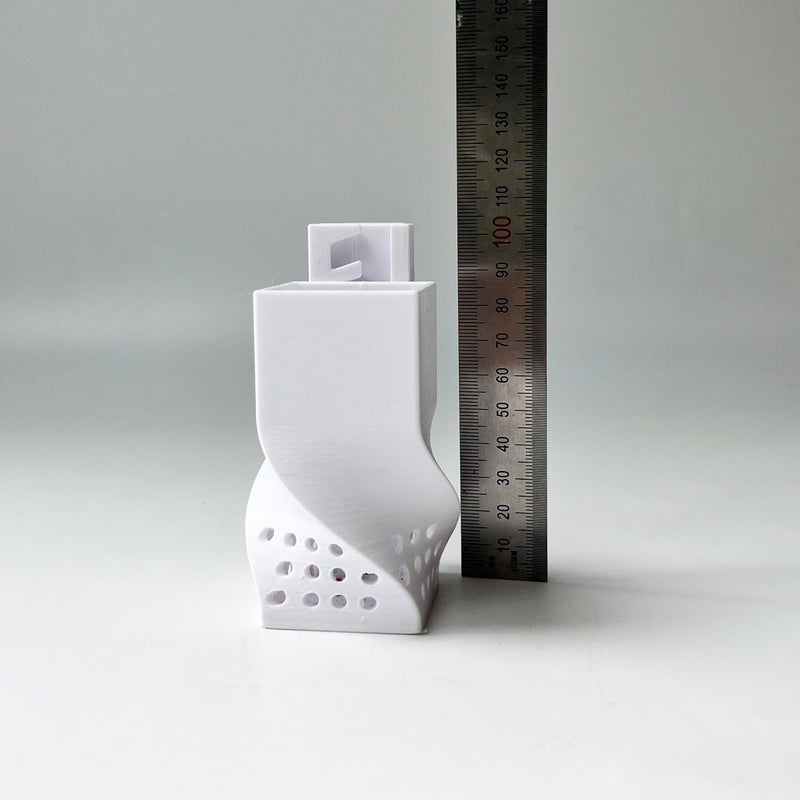 Fish Feeder With Strong Suction Cups - Adjustable Depth - Safe Plastic For Aquariums