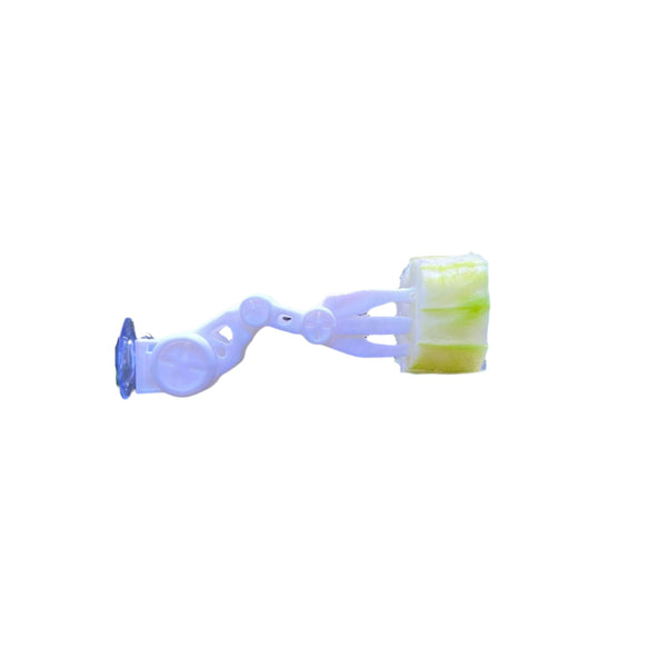 Aquarium Veggie Skewer, Food Holder with Suction Cup (Robot Hand)