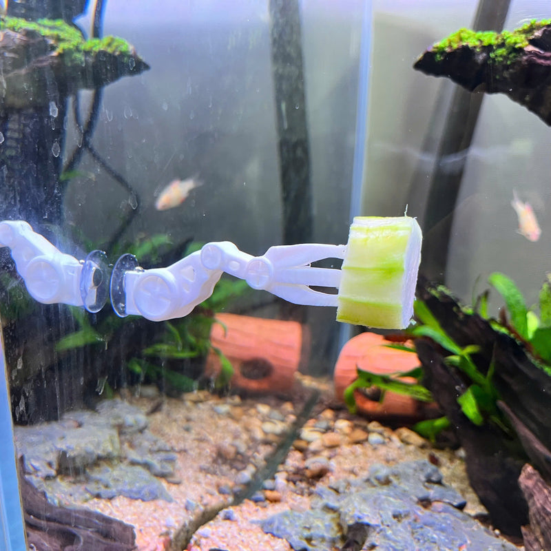 Aquarium Veggie Skewer, Food Holder with Suction Cup (Robot Hand)