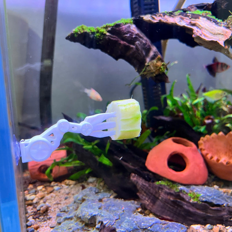 Aquarium Veggie Skewer, Food Holder with Suction Cup (Robot Hand)