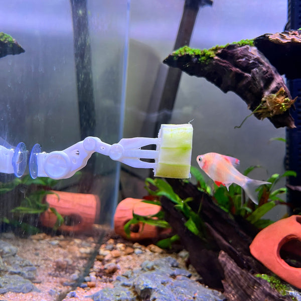 Aquarium Veggie Skewer, Food Holder with Suction Cup (Robot Hand)