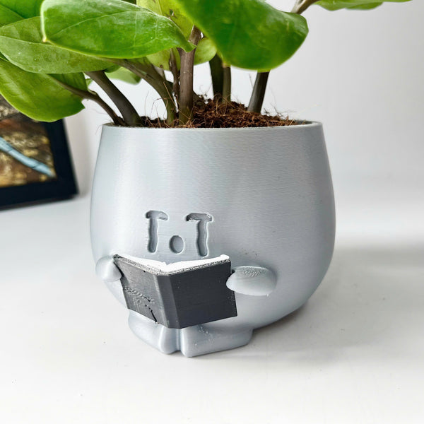 3D - Printed Crying Plant Pot in Gray Plastic