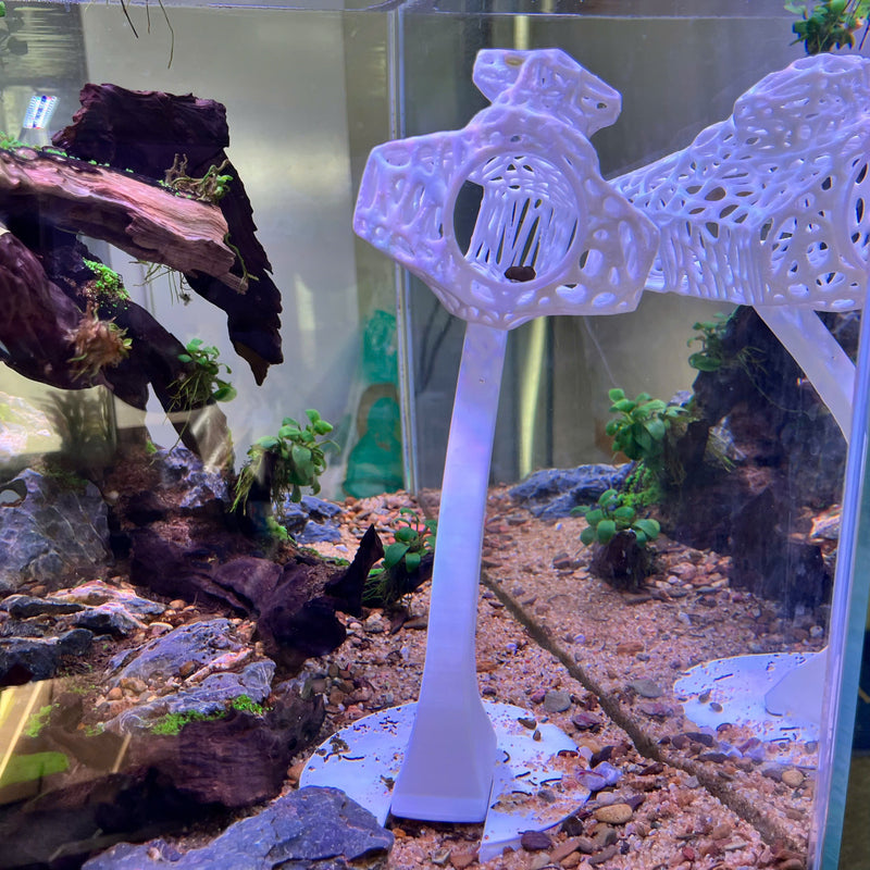 Tunnel Hide for Fish – Comes with Stand – Safe Plastic For Aquariums (Spaceship)